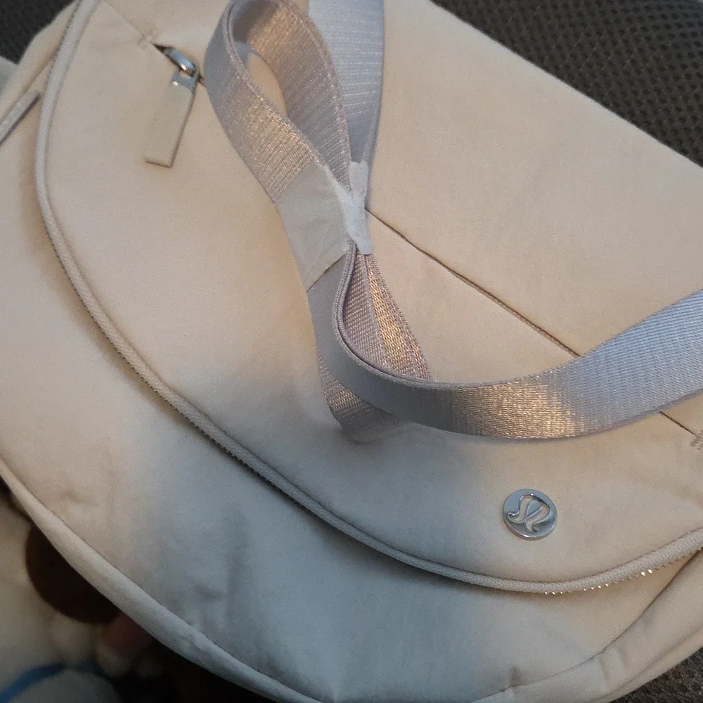 Lululemon All Night Festival Bag 5L - Picture 3 of 4